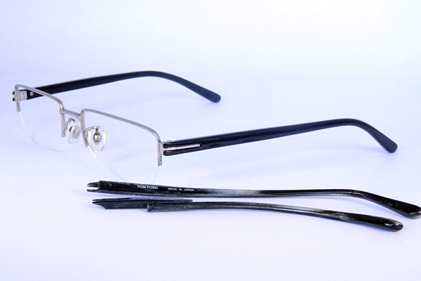 トムフォード　テンプル復刻