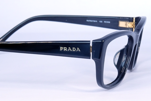 PRADA　金具飾り　復刻再生