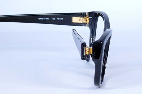 PRADA　金具飾り　復刻再生