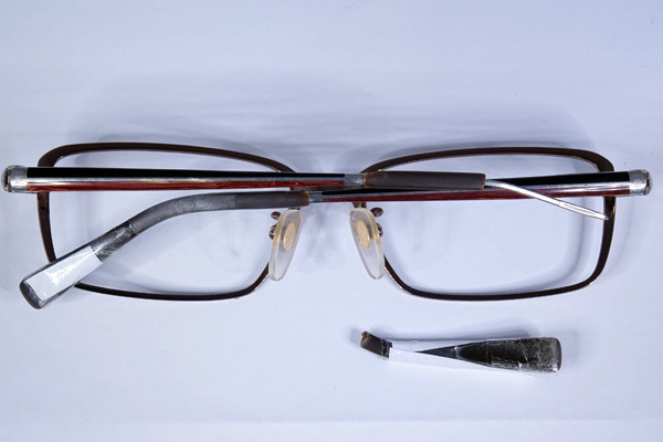 DAKS　モダン新規　金具飾り付け