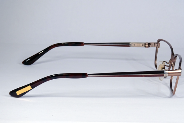 DAKS　モダン新規　金具飾り付け