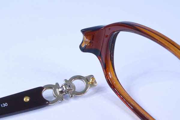 フェラガモ　左ヨロイ　修復再生