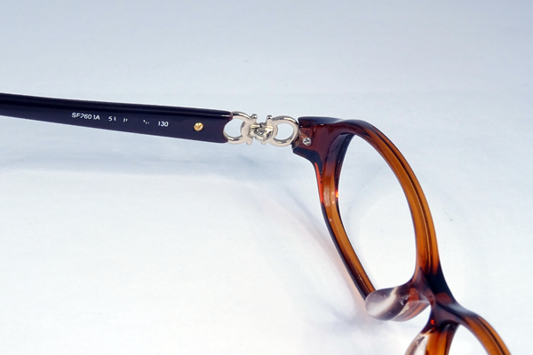 フェラガモ　左ヨロイ　修復再生