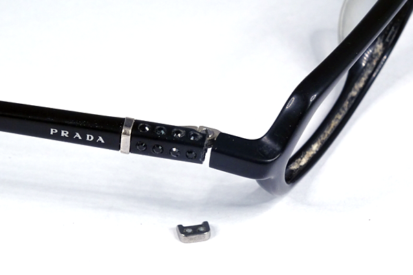 PRADA　金具飾り　復刻再生