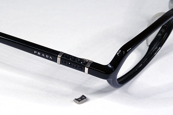 PRADA　金具飾り　復刻再生