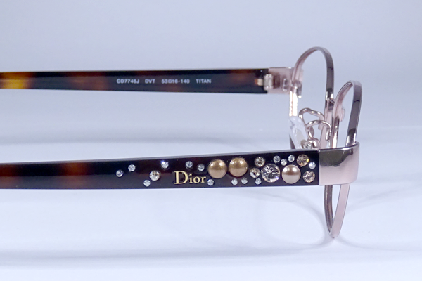 ディオール　飾り　カラーペイント