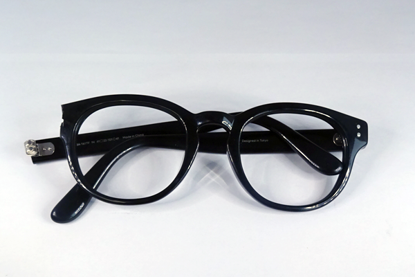 黒プラスチックフレーム ヨロイ修復再生