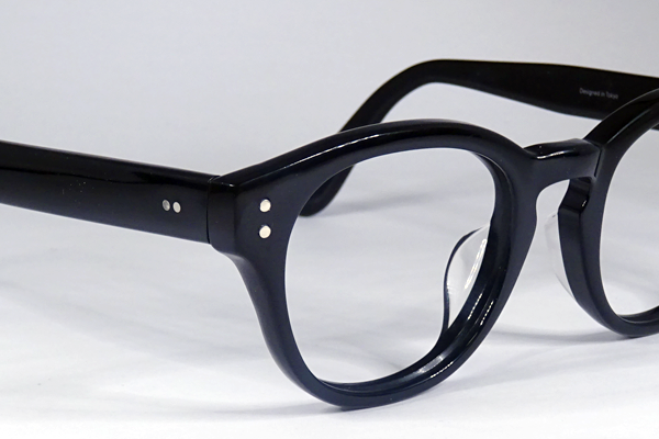 黒プラスチックフレーム ヨロイ修復再生