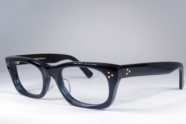 オリバー・ゴールドスミス ヨロイ割れ 修復再生