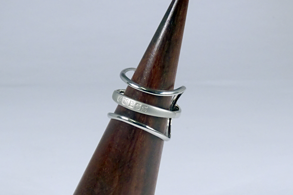 GUESS　特殊加飾　２WAYリング