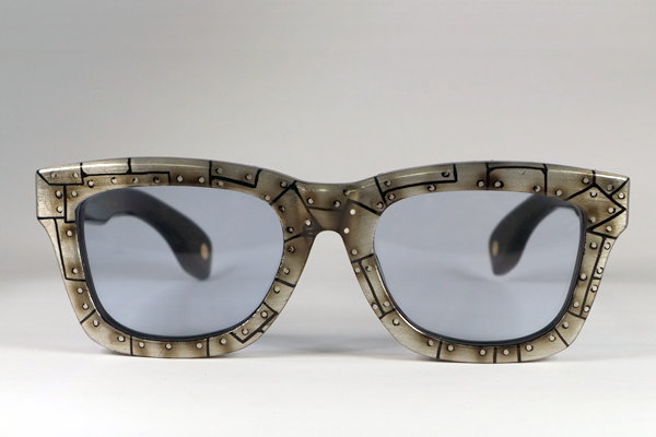 セルフレーム メタル化