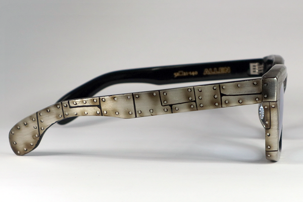 セルフレーム メタル化