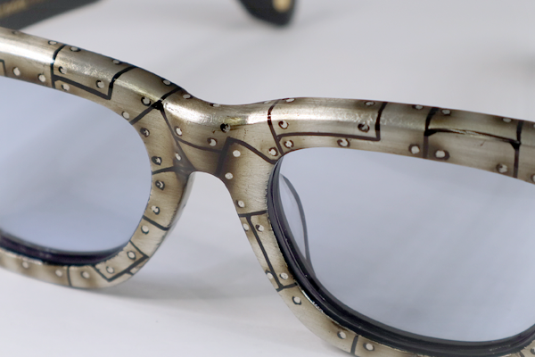 セルフレーム メタル化