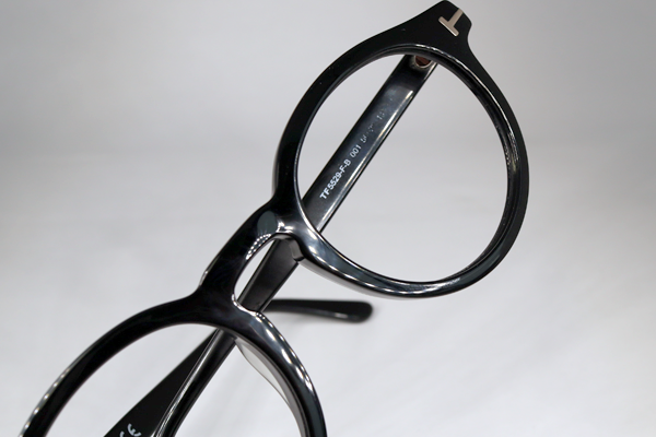 トム・フォード ヘコミ 修復再生