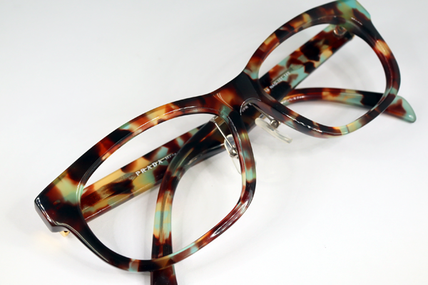 PRADA 金具飾り 復刻再生