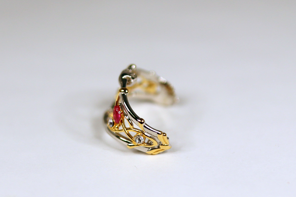 ルビー付き 婦人ツーポ　グラスリメイク ２ イヤーカフ