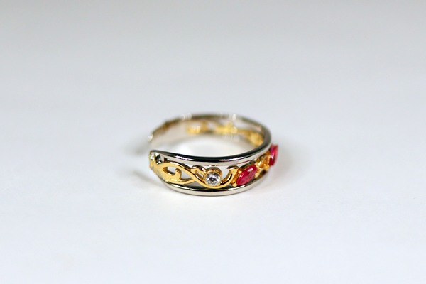 ルビー付き 婦人ツーポ　グラスリメイク １ リング