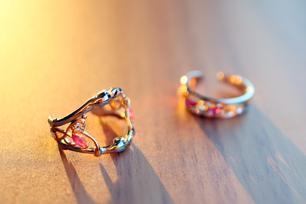 ルビー付き 婦人ツーポ　グラスリメイク ２ イヤーカフ