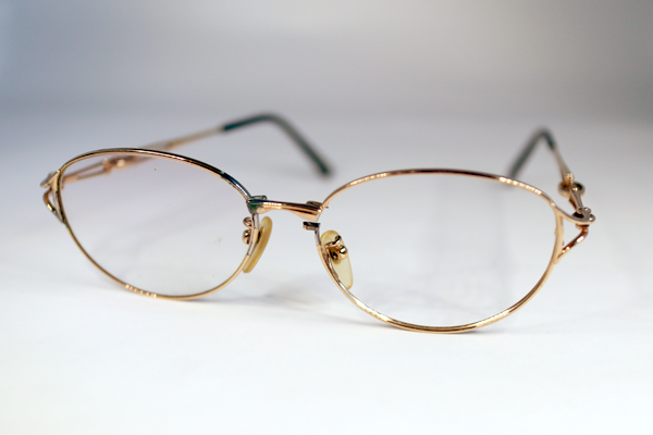 イヴサンローラン　グラスリメイク ピアス