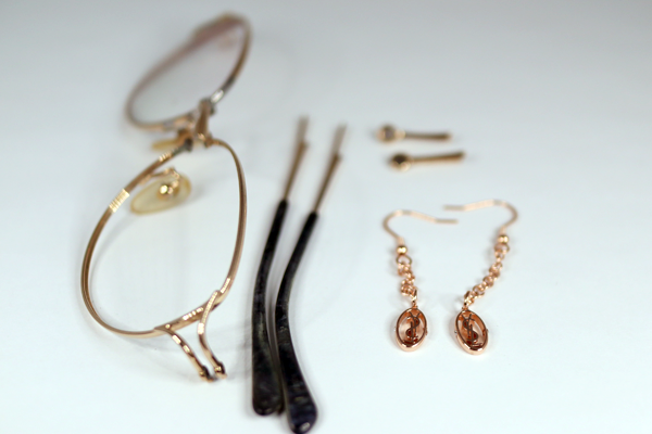 イヴサンローラン　グラスリメイク ピアス