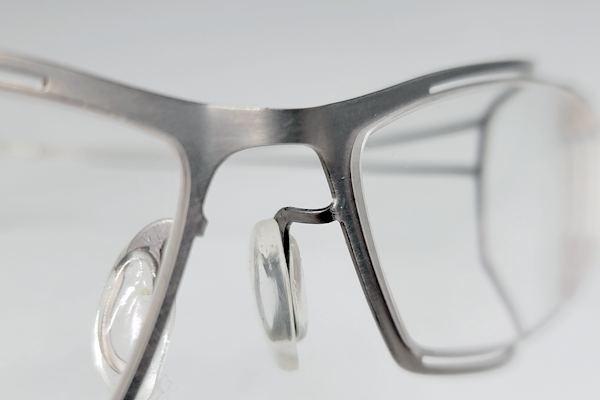 壊れにくいめがね