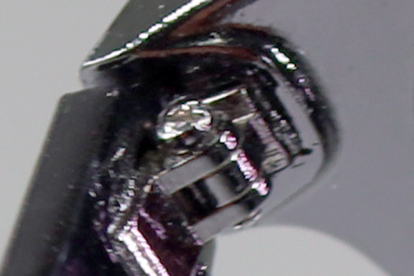 これは偽物のレイバンです