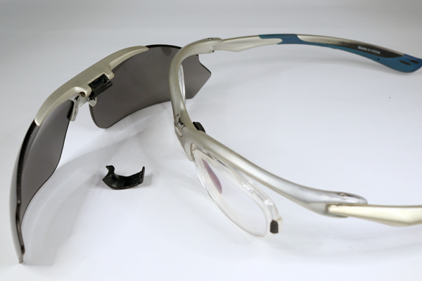 前掛けはねあげサングラス　樹脂パーツを金具に変更　