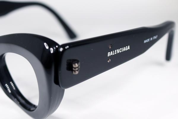 表裏逆?面白めがね