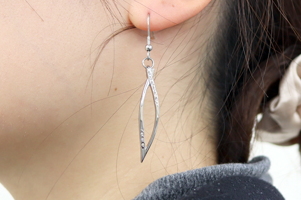 婦人用ナイロール 特殊加飾　グラスリメイク ピアス