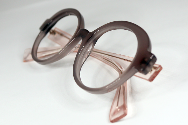 フレデリック ボーソレイユ　プラスチックテンプルに変更