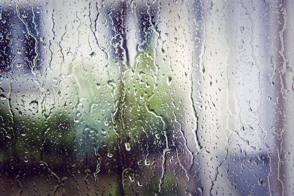 めがねが壊れやすい季節