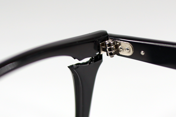 RayBan 黒樹脂フレーム ヨロイ割れ 修復再生