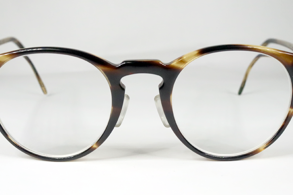 オリバーピープルズ　鼻盛削り　修復再生