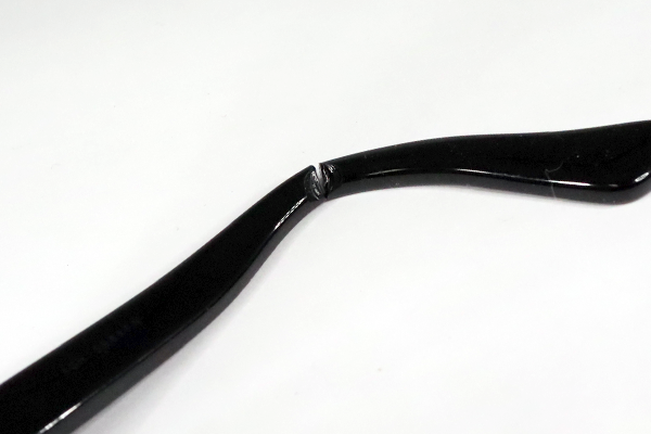 GUCCI　右テンプル折れ　修復再生