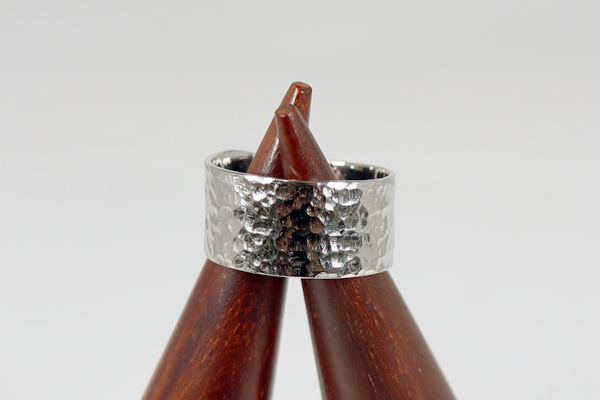 パコ・ラバンヌ　グラスリメイク　槌目リング