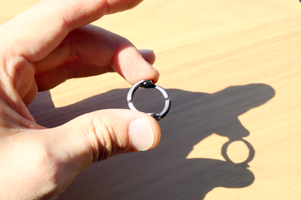 トニーセイム　グラスリメイク　リング