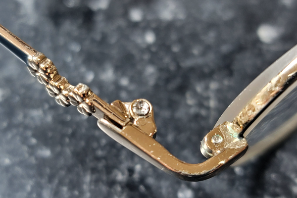 ダメ　ネジの締めすぎ