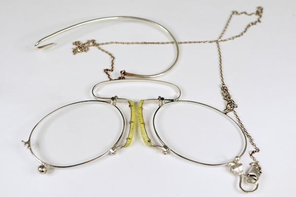 ヴィンテージ フィンチ　鼻当て復刻　メッキ修復　