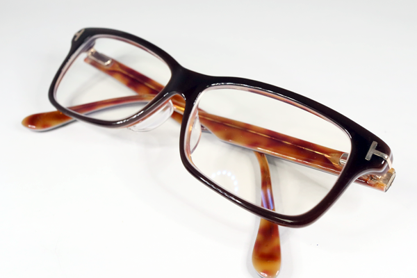 トム・フォード　全体研磨　ゴールド再生　レンズ新規