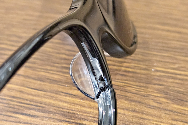 接着剤の被害はここにも