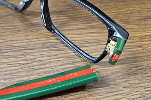 GUCCI　右テンプル折れ　修復再生