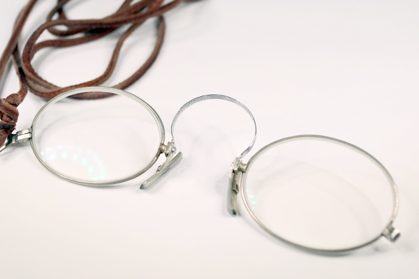 ヴィンテージ フィンチ　ブリッジパーツ復刻　鼻当てシリコン加工復刻再生