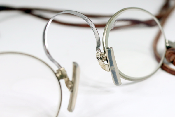 ヴィンテージ フィンチ　ブリッジパーツ復刻　鼻当てシリコン加工復刻再生