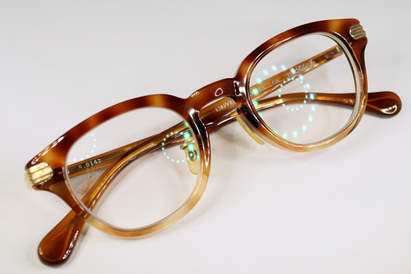 オリバーピープルズ　右テンプル カシメ丁番折れ　修復再生