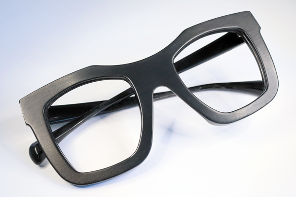 つや消しフレームをツヤありに