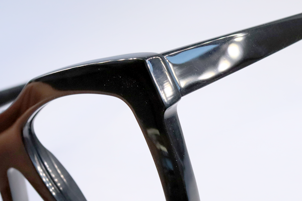 つや消しフレームをツヤありに