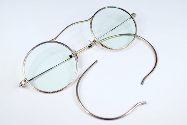 ヴィンテージ　縄手フレーム　両テンプル折れ　修復再生