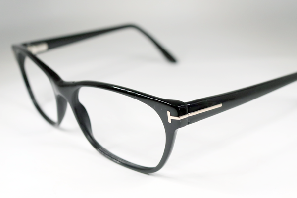 トムフォード　ブリッジ折れ　接着剤使用　修復再生