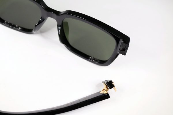 ルイ・ヴィトン　右ヨロイ折れ　修復再生