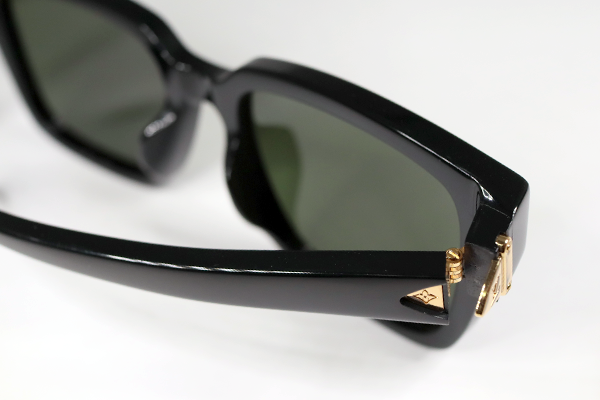 ルイ・ヴィトン　右ヨロイ折れ　修復再生